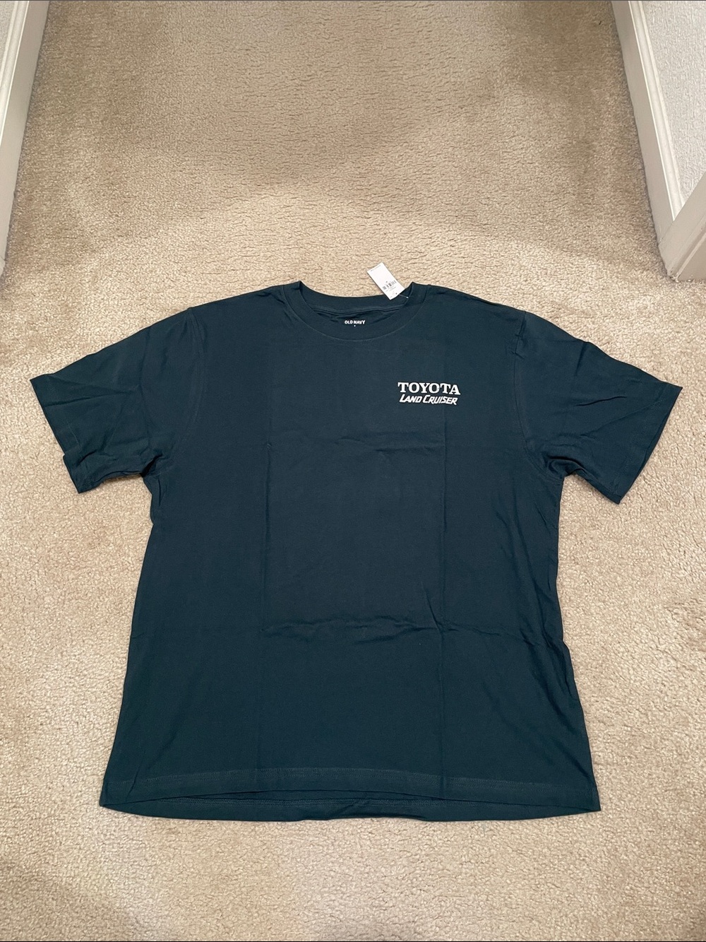 Old Navy Toyota™ Land Cruiser Loose T-Shirt men size M NWT